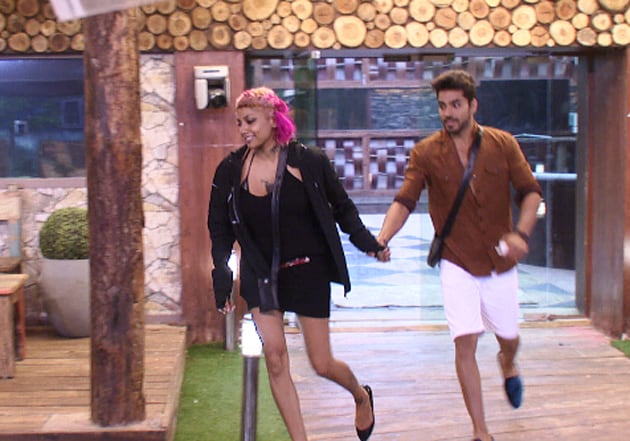 diandra gautama feet 6