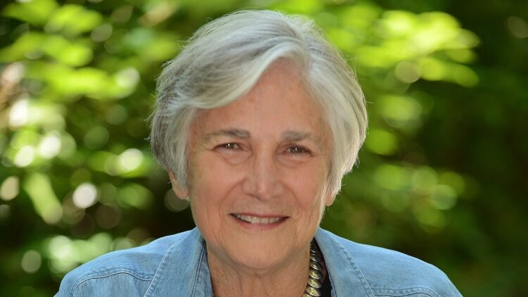 diane ravitch feet 5
