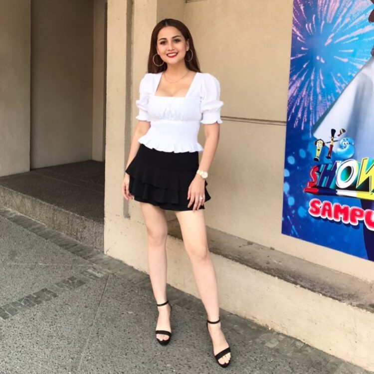 dianne medina feet 1