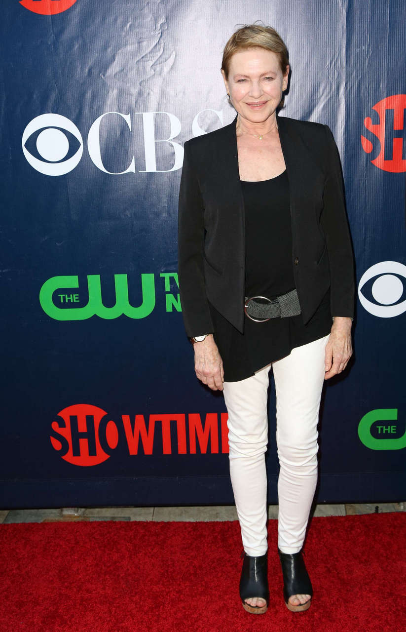 dianne wiest feet 2