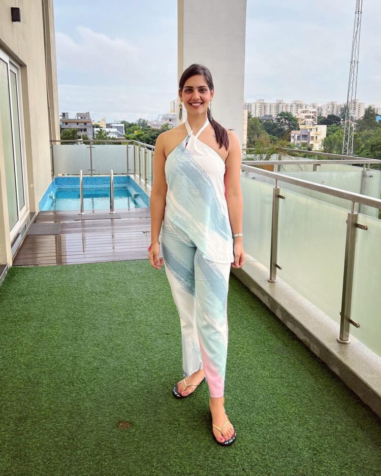 diksha sharma feet 2