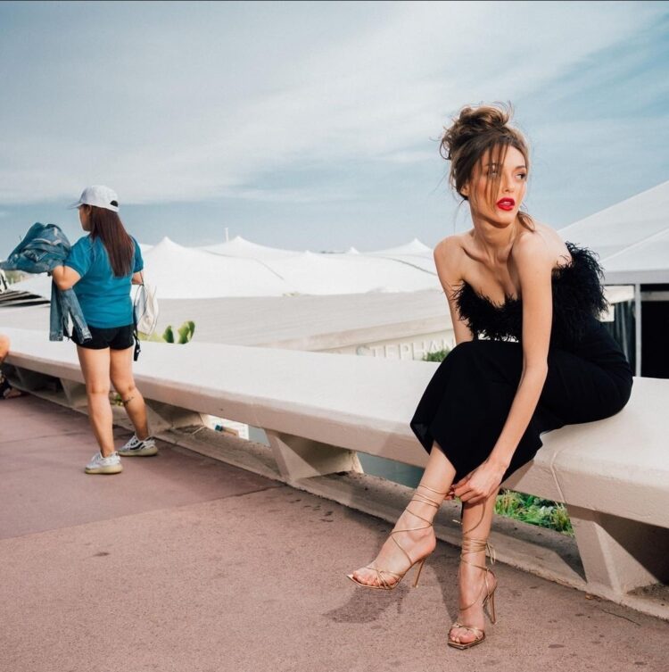 dilan cicek deniz feet