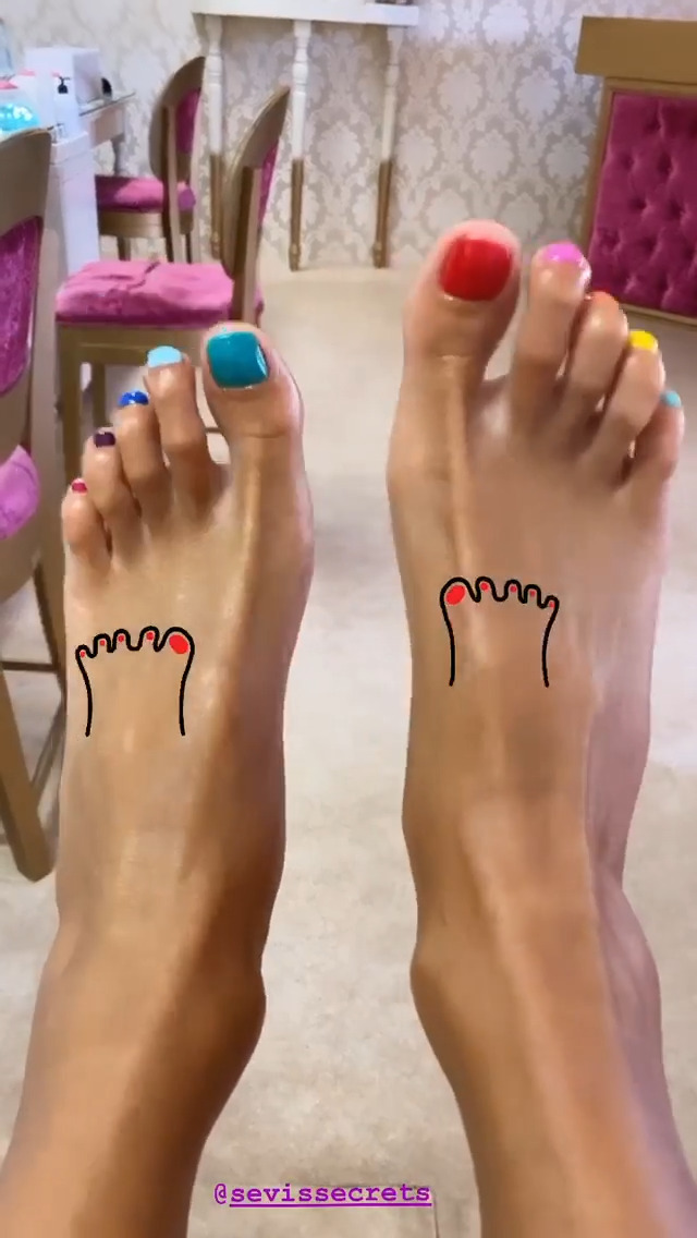 dimitra alexandraki feet 6