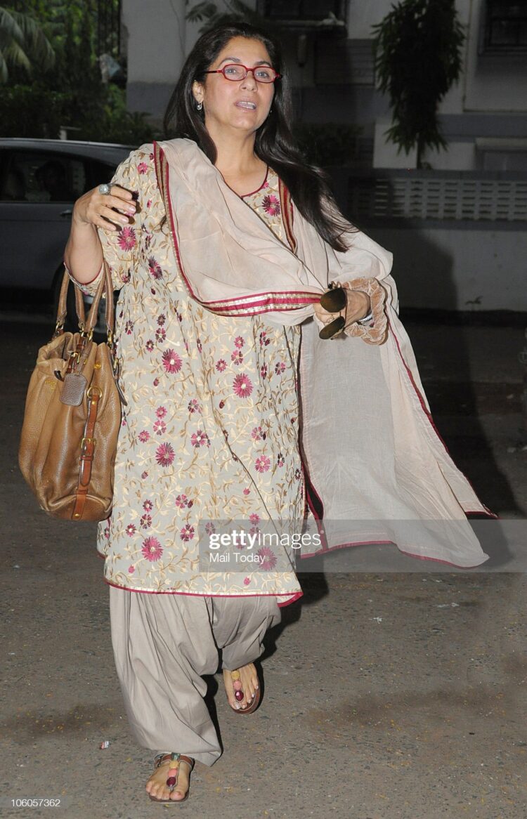dimple kapadia feet 2
