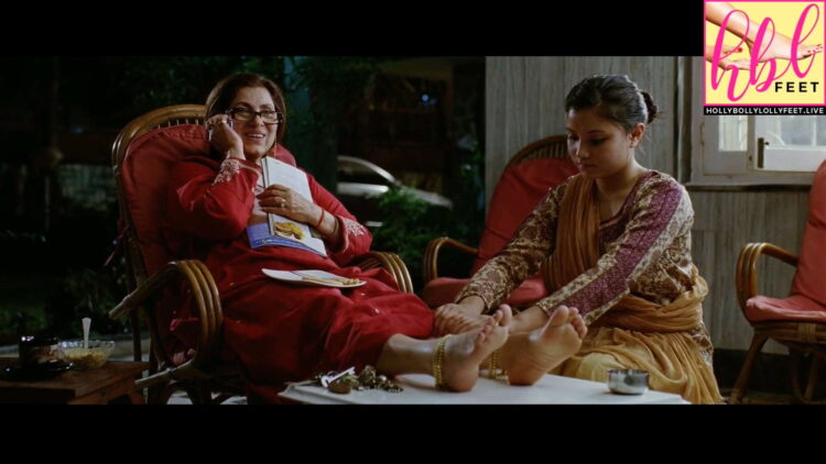 dimple kapadia feet 5