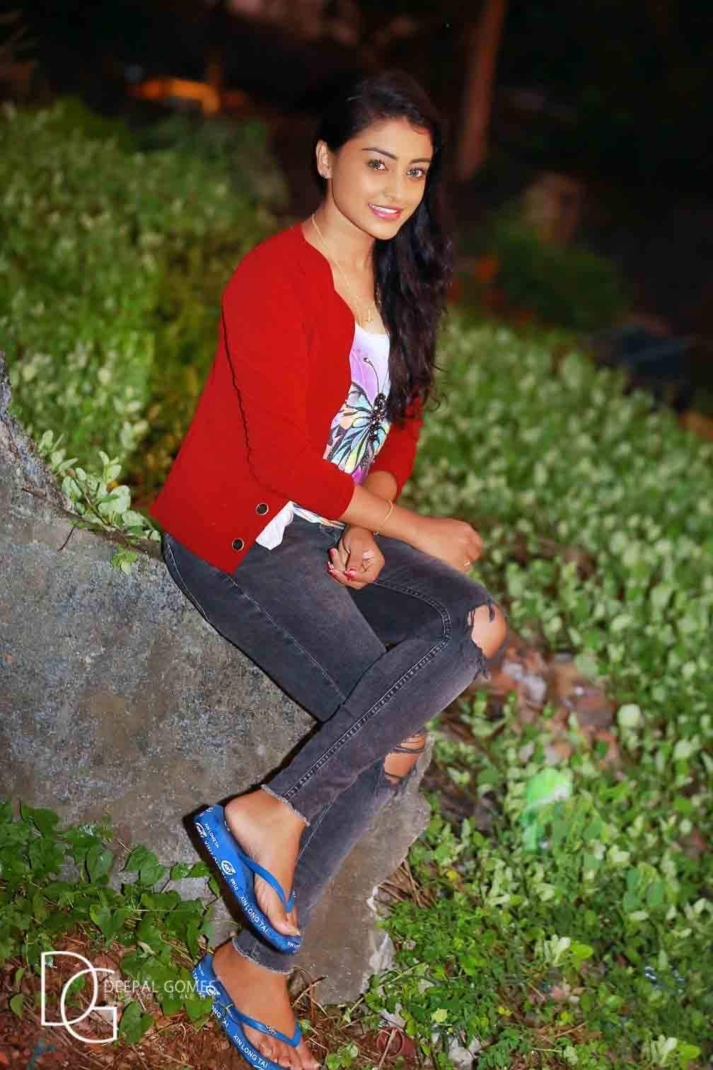 dinusha siriwardana feet 1