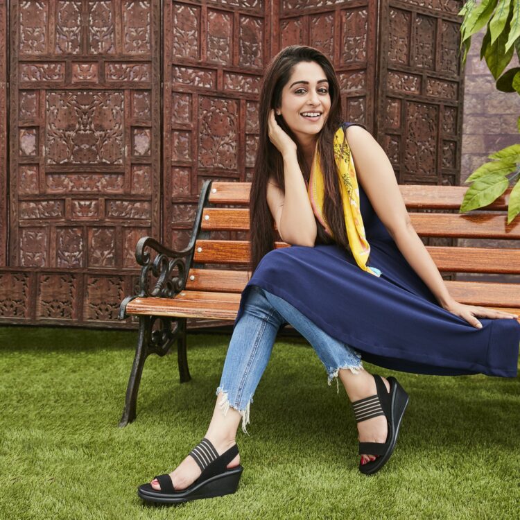 dipika kakar feet 5