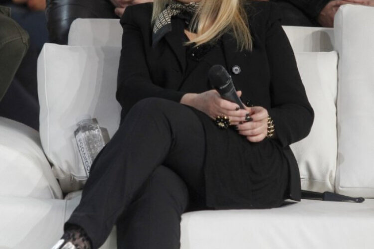 divna karleusa feet 5