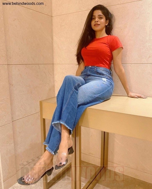 divya bharathi feet 4