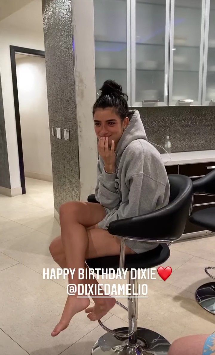 dixie damelio feet 5