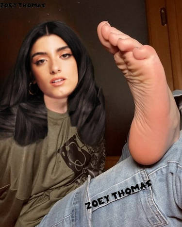 dixie damelio feet 6