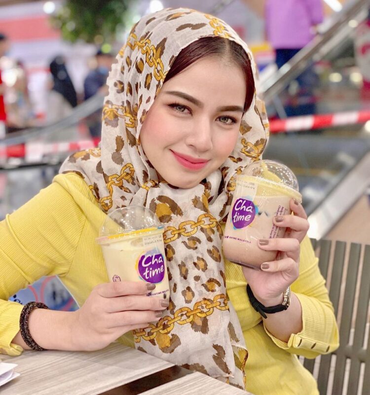 diyana lukman feet 5