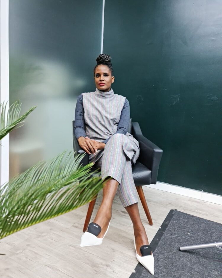 djamila ribeiro feet 6