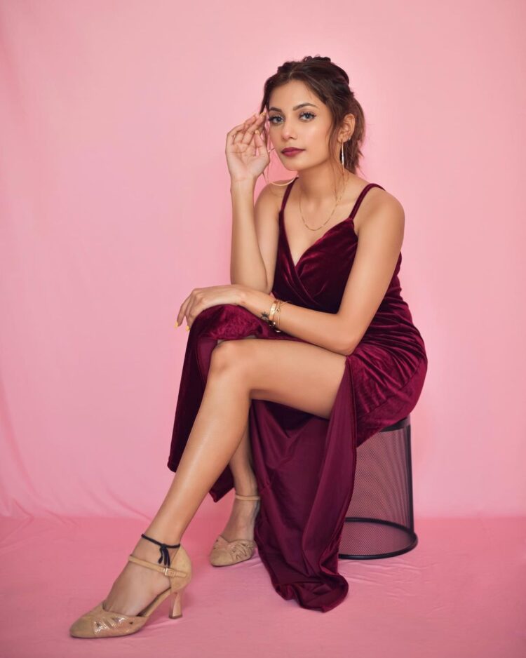 doll daundkar feet 6