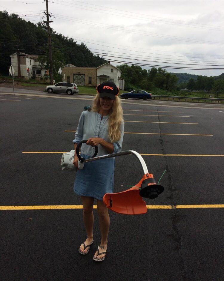 dolly leah neely feet 2