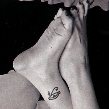 dolores fonzi feet 3