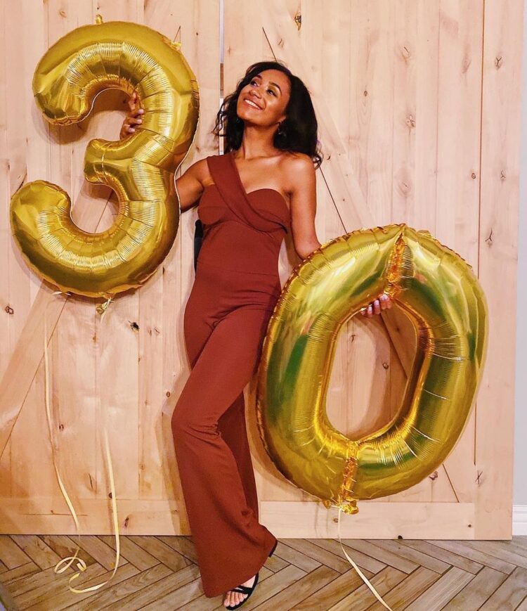 dominique alexis feet 4