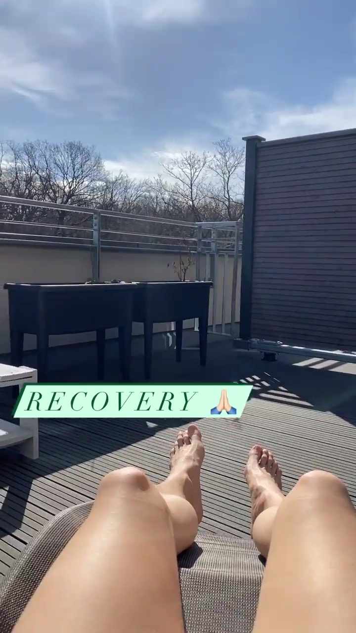 dominique janssen feet