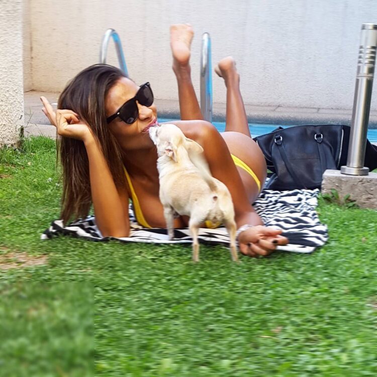 dominique latimore feet 1