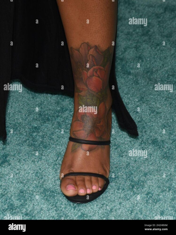 dominique perry feet 2