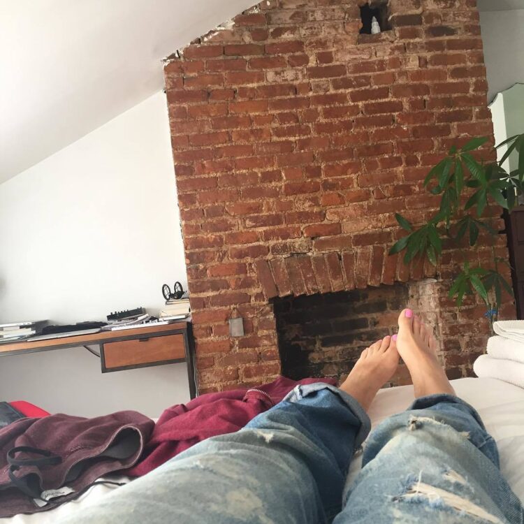 domino kirke feet 2