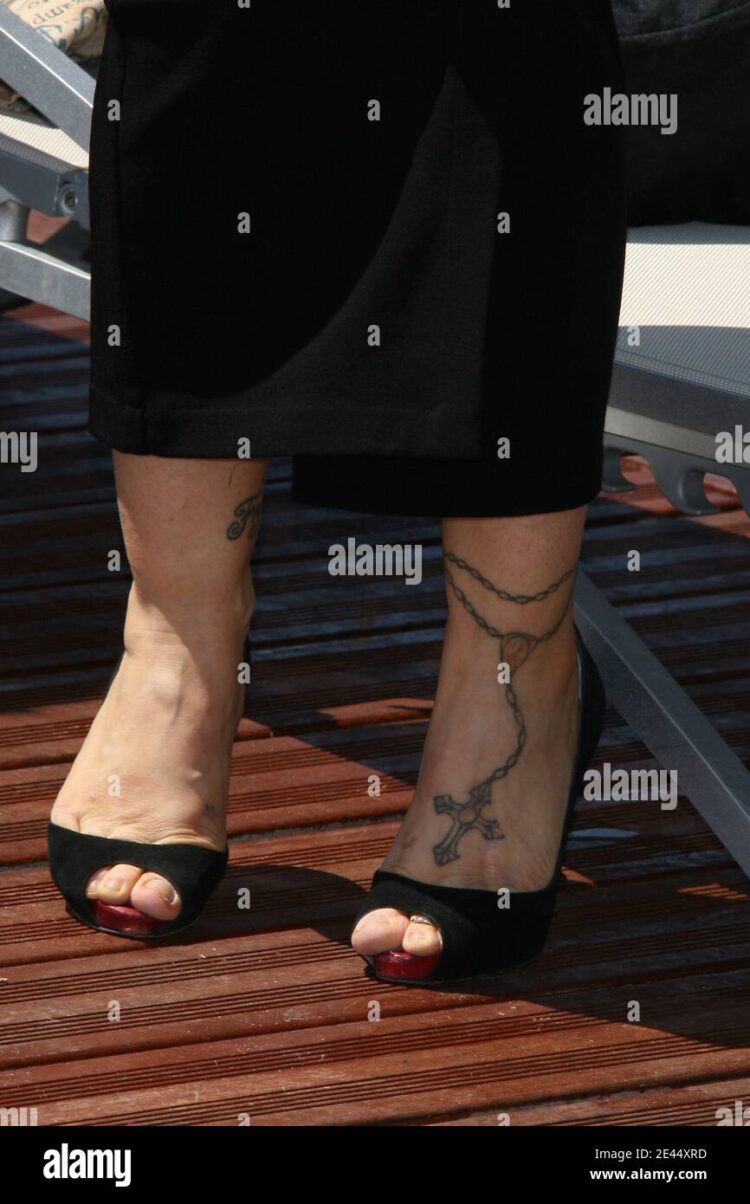 donna derrico feet 6