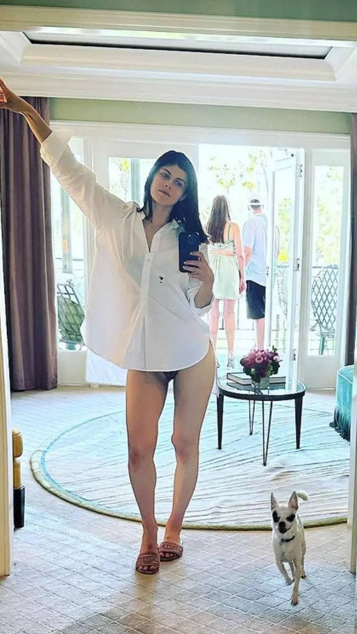 dorina gegici feet 3