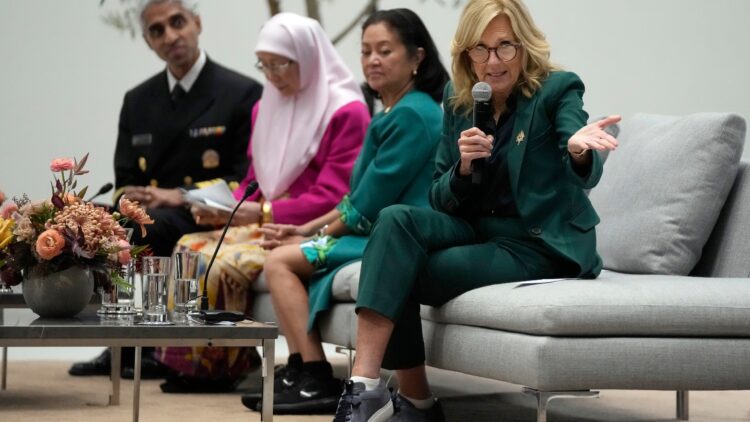 dr wan azizah wan ismail feet 3