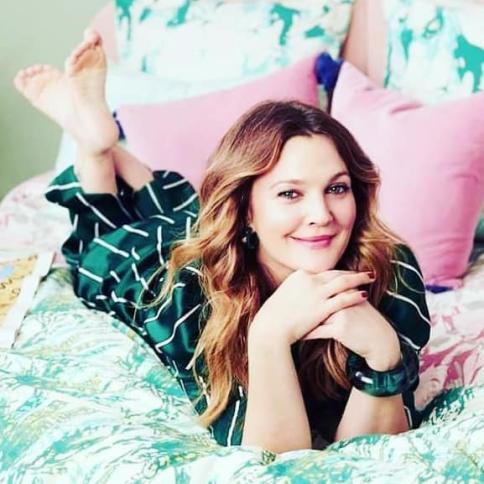 drew barrymore feet 6