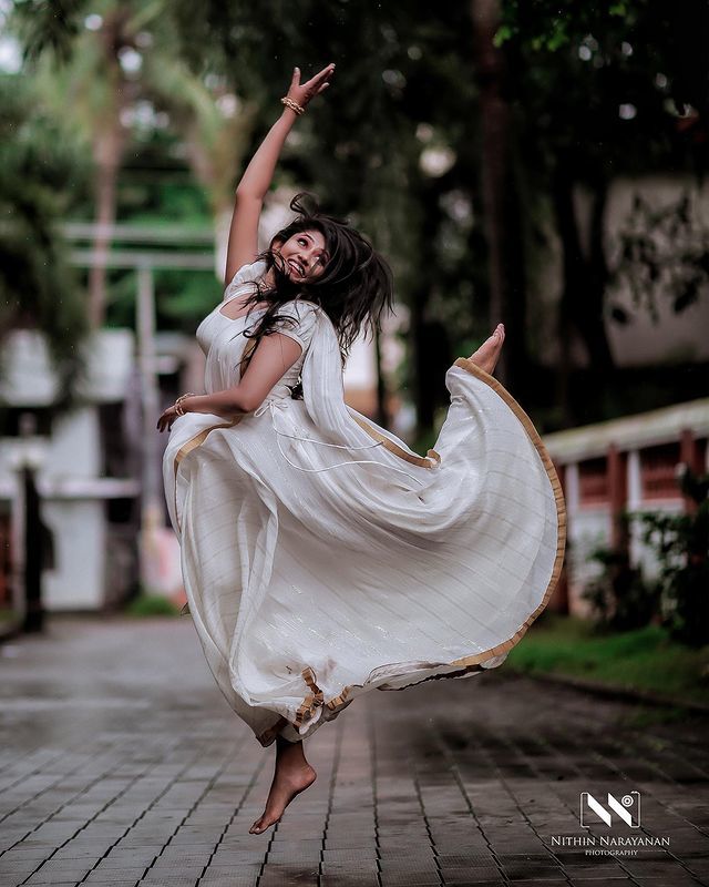 drishya raghunath feet 3