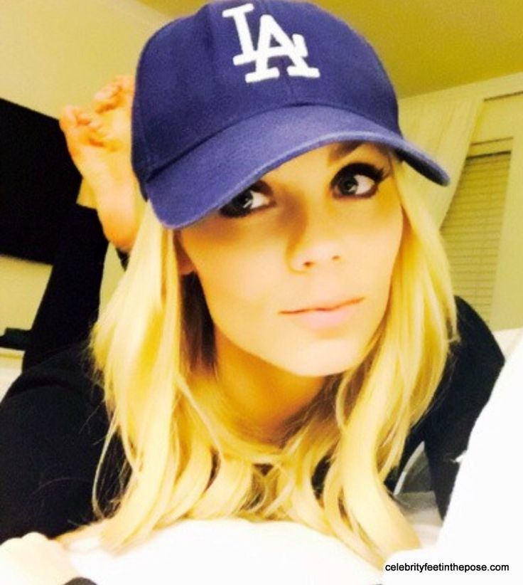 duygu koseoglu feet 6