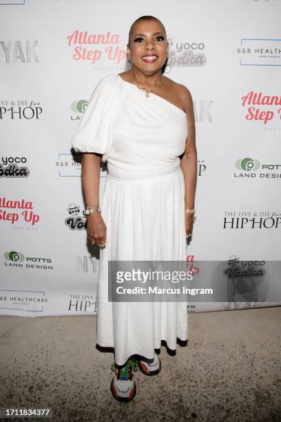 eboni elektra feet 1