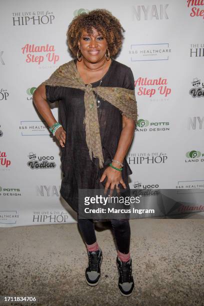 eboni elektra feet 5