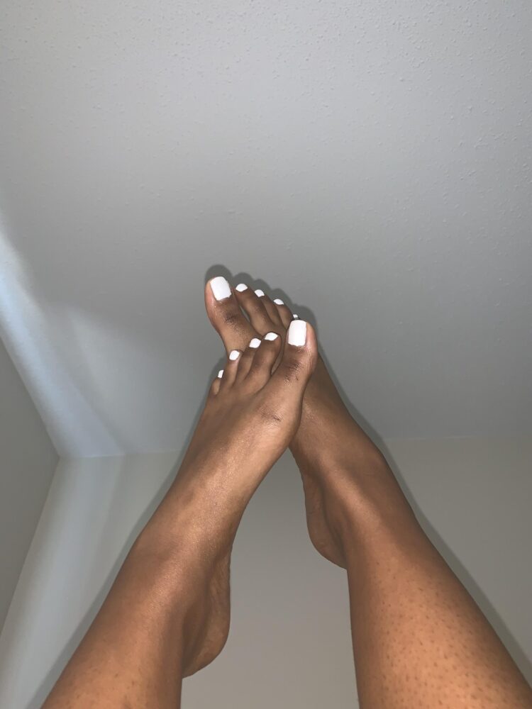 ebziie feet scaled