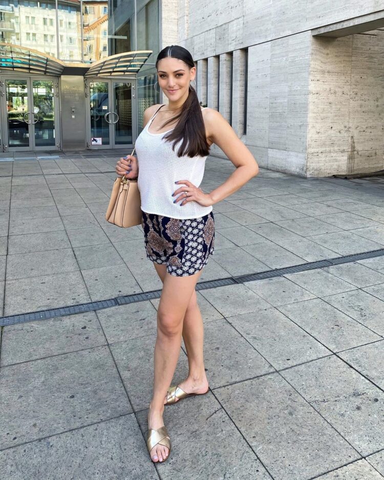 edina kulcsar feet 4