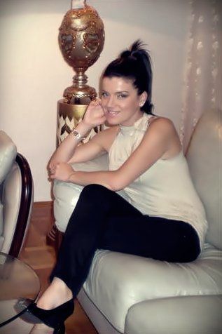 edona llalloshi feet 4