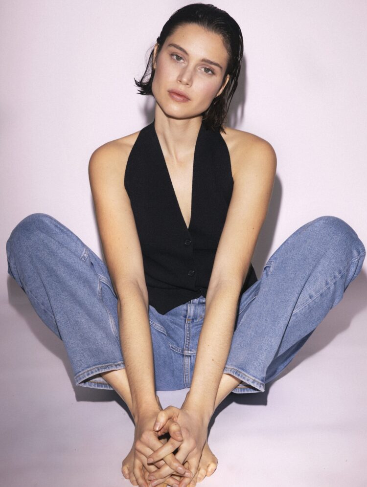 eduarda gutierrez feet 5