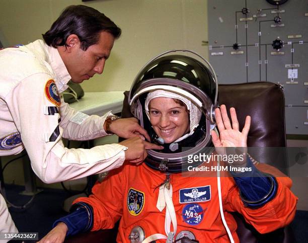 eileen collins feet 6