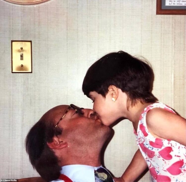 eileen hollis feet 5