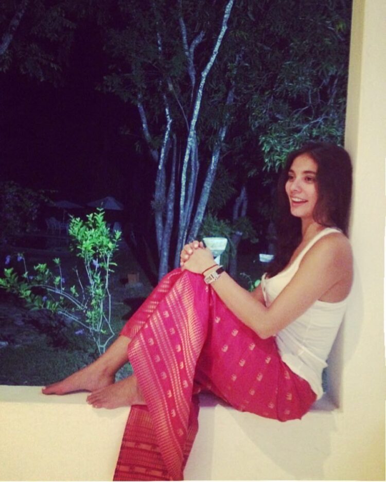 eileen moreno feet 5