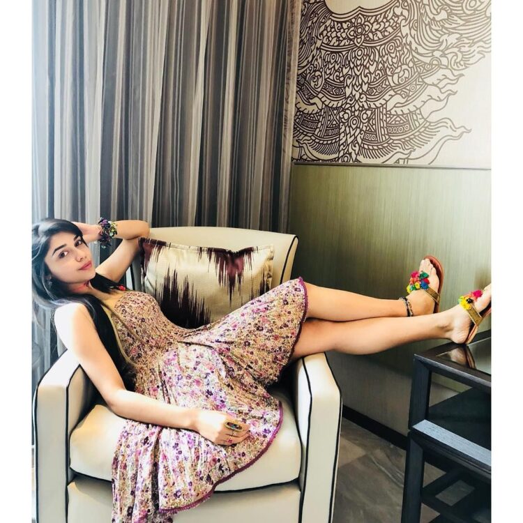 eisha singh feet 4