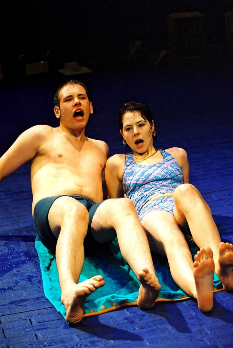 elaine cassidy feet 2