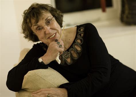 elaine feinstein feet 3