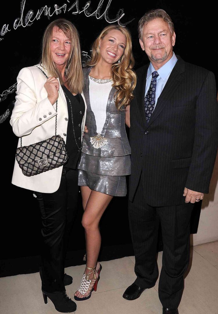 elaine lively feet 6