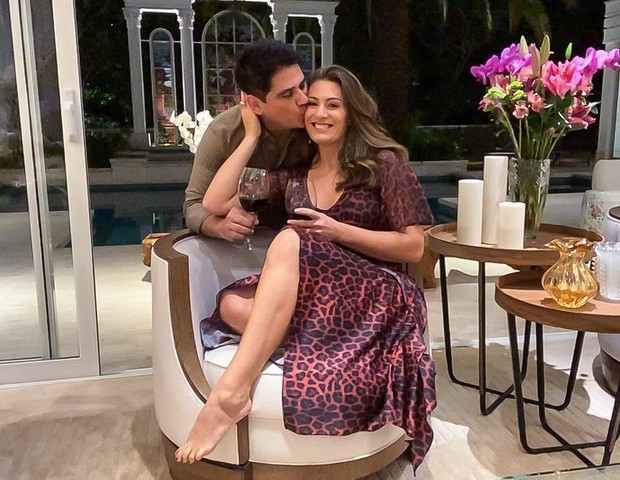 elaine mickely feet 6