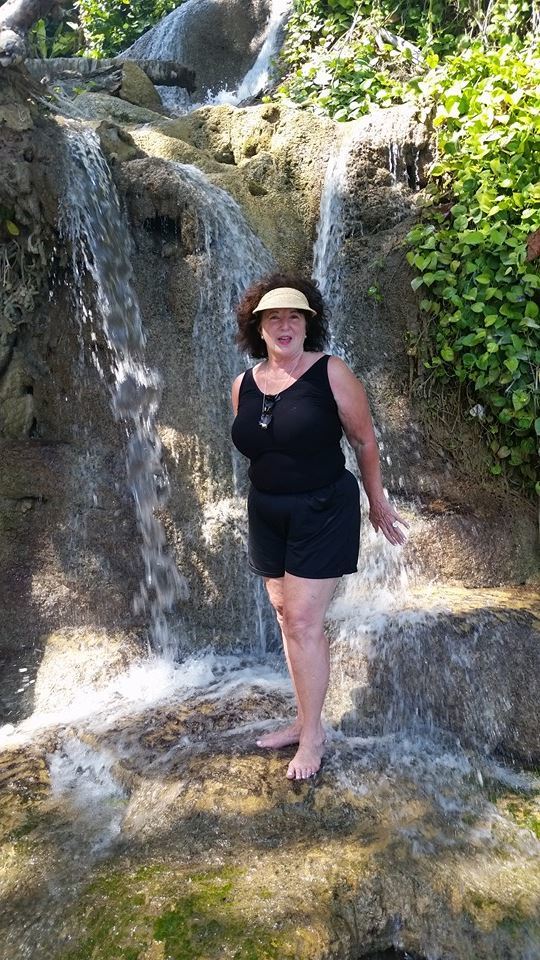 elaine victoria feet 5