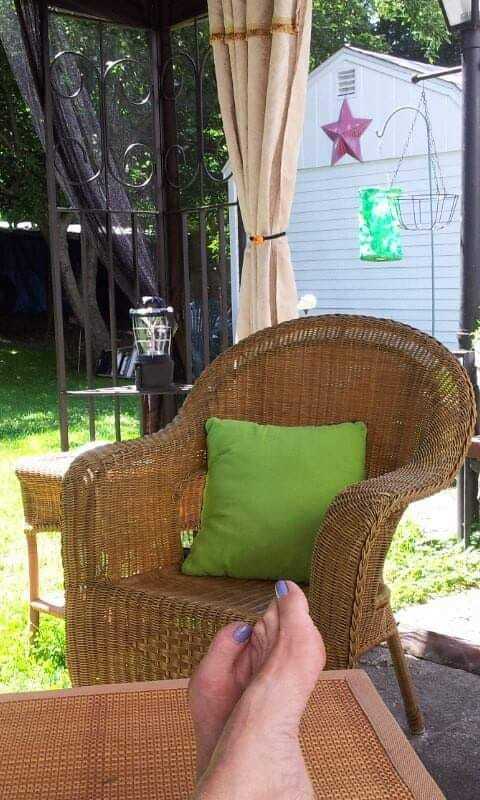 elaine victoria feet