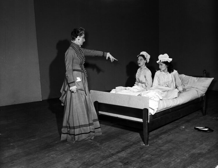 eleanor audley feet 1