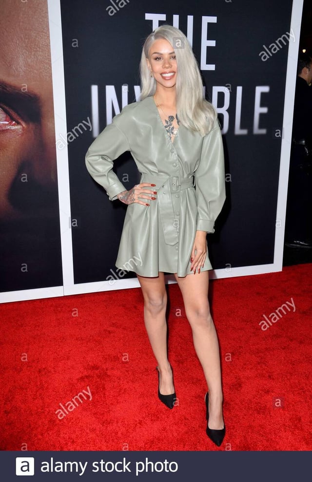 eleanor barnes feet 1