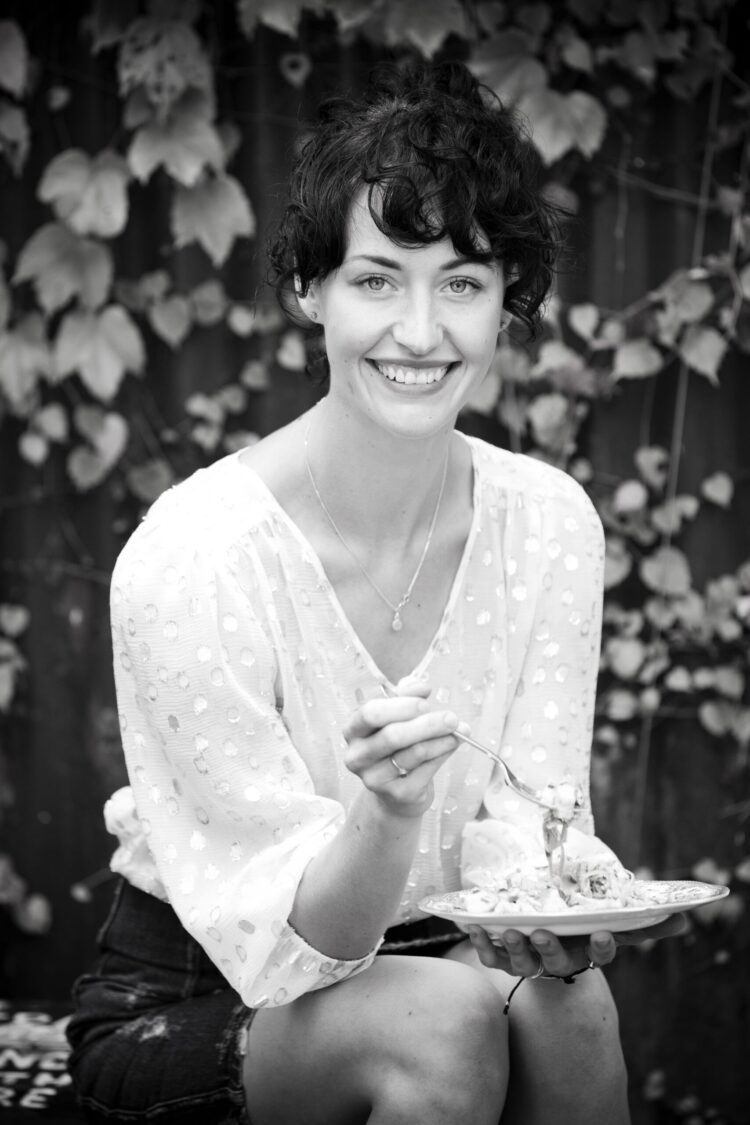 eleanor ozich feet 6 scaled